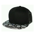 Diseña tu propia gorra snapback con ala de cuero